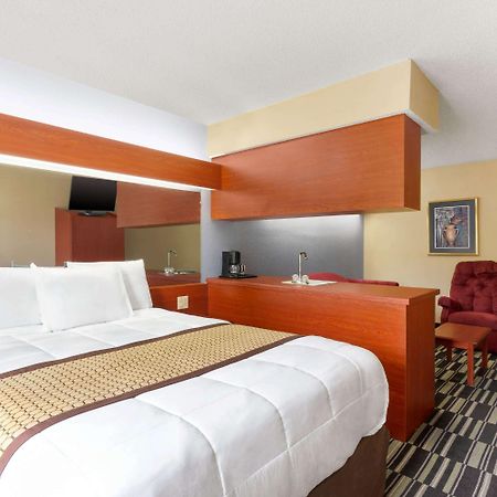 Microtel Inn & Suites By Wyndham Thomasville Bagian luar foto