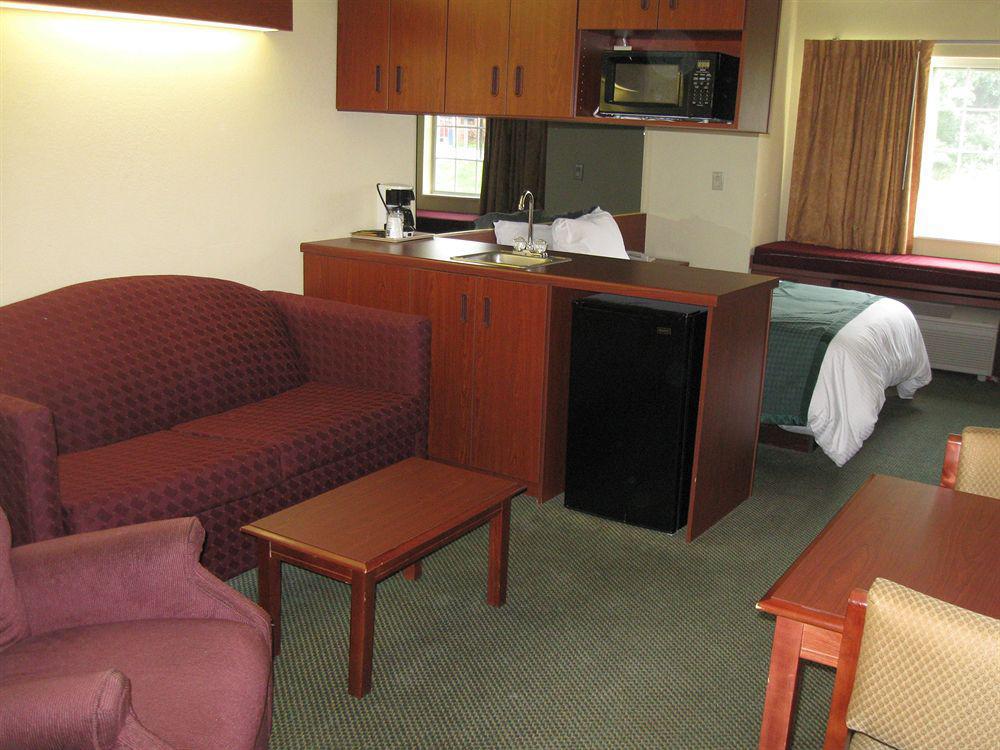 Microtel Inn & Suites By Wyndham Thomasville Bagian luar foto