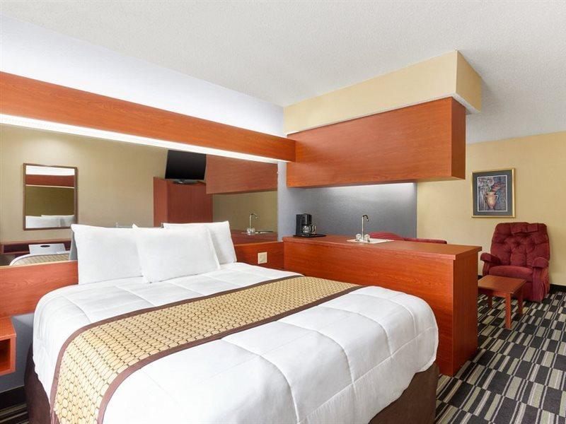 Microtel Inn & Suites By Wyndham Thomasville Bagian luar foto