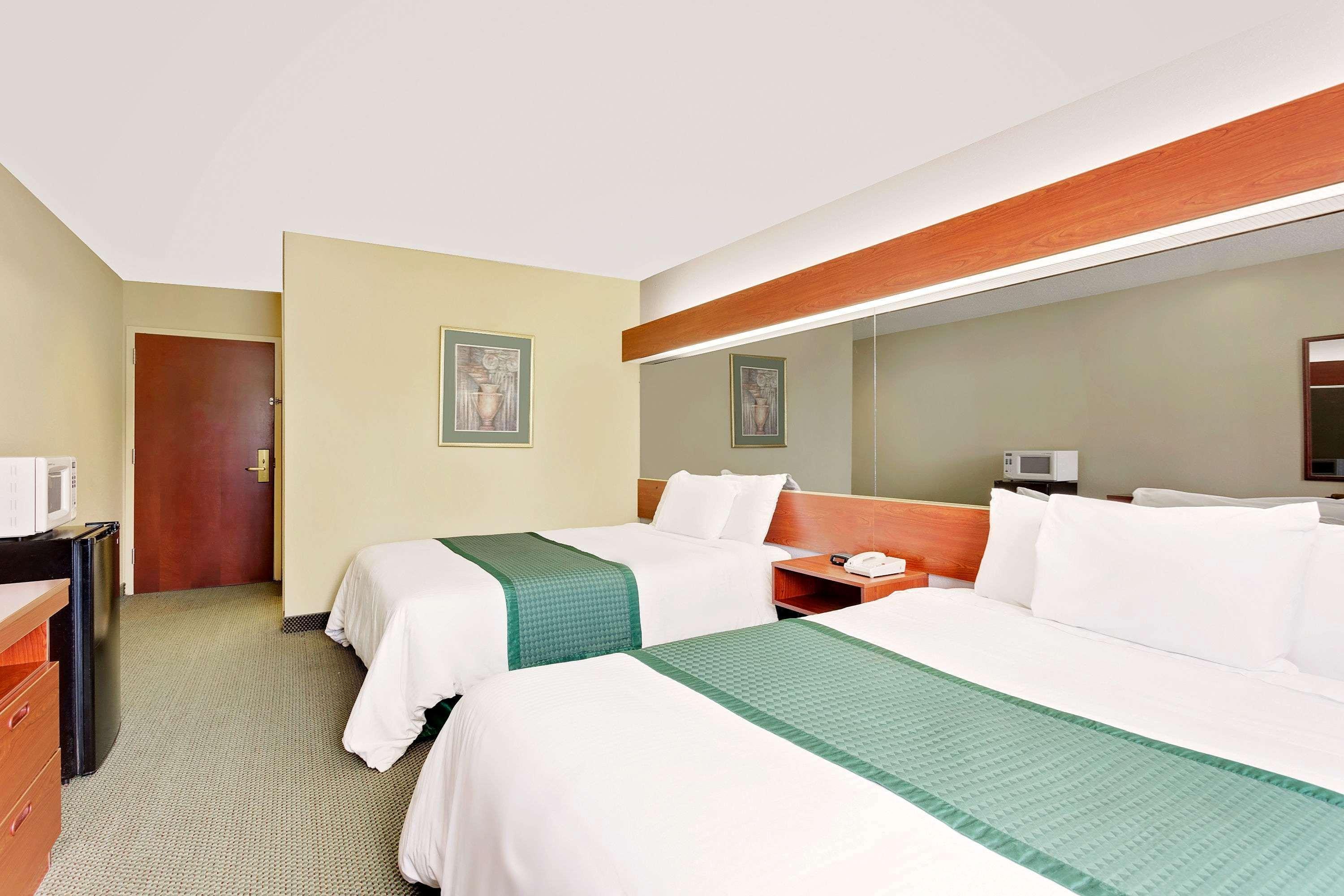 Microtel Inn & Suites By Wyndham Thomasville Bagian luar foto