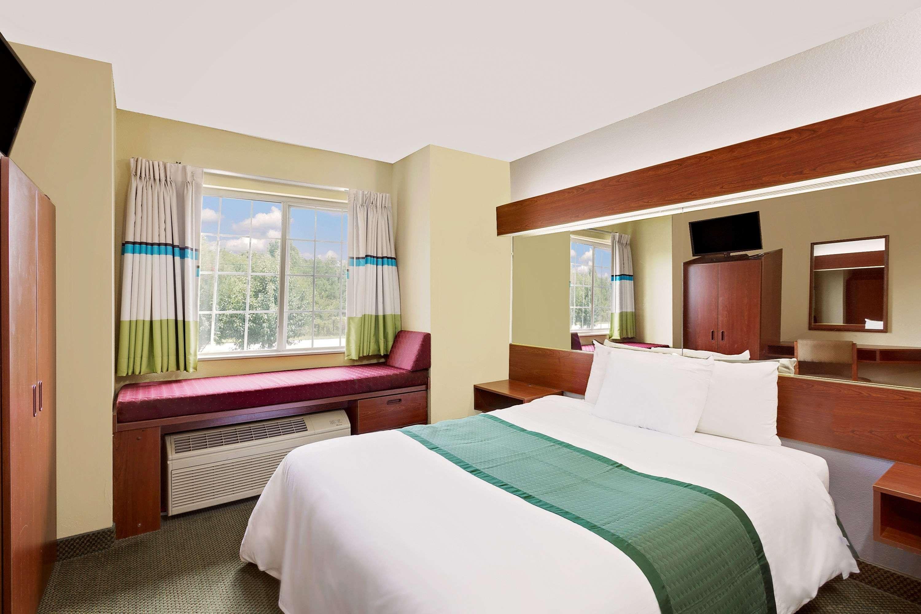 Microtel Inn & Suites By Wyndham Thomasville Bagian luar foto