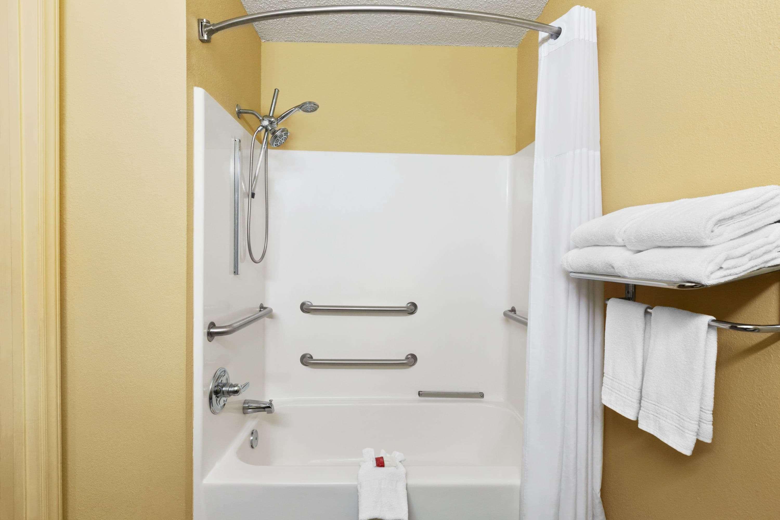 Microtel Inn & Suites By Wyndham Thomasville Bagian luar foto