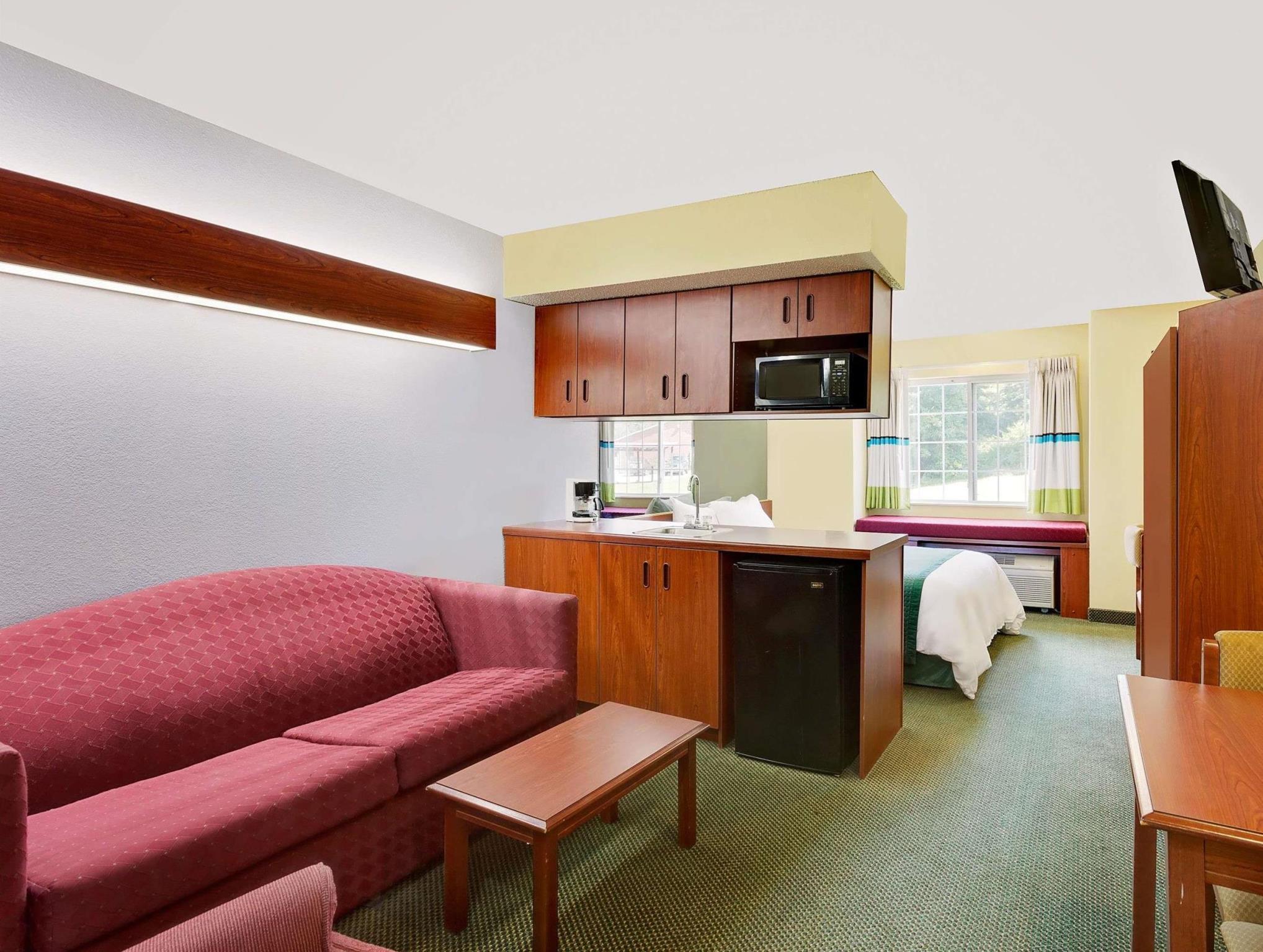 Microtel Inn & Suites By Wyndham Thomasville Bagian luar foto