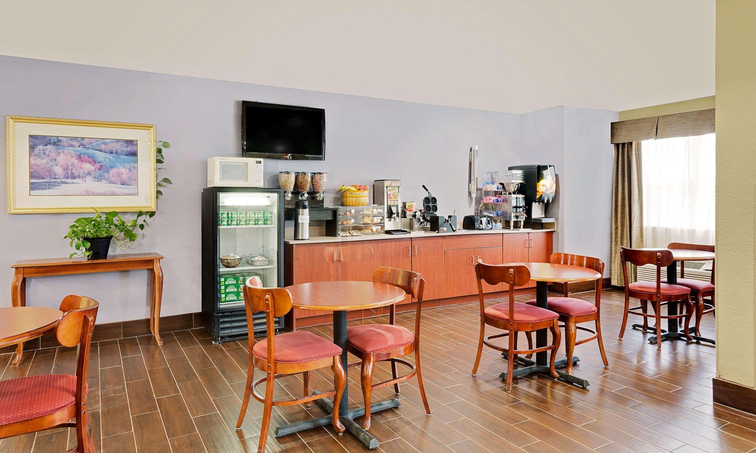 Microtel Inn & Suites By Wyndham Thomasville Bagian luar foto