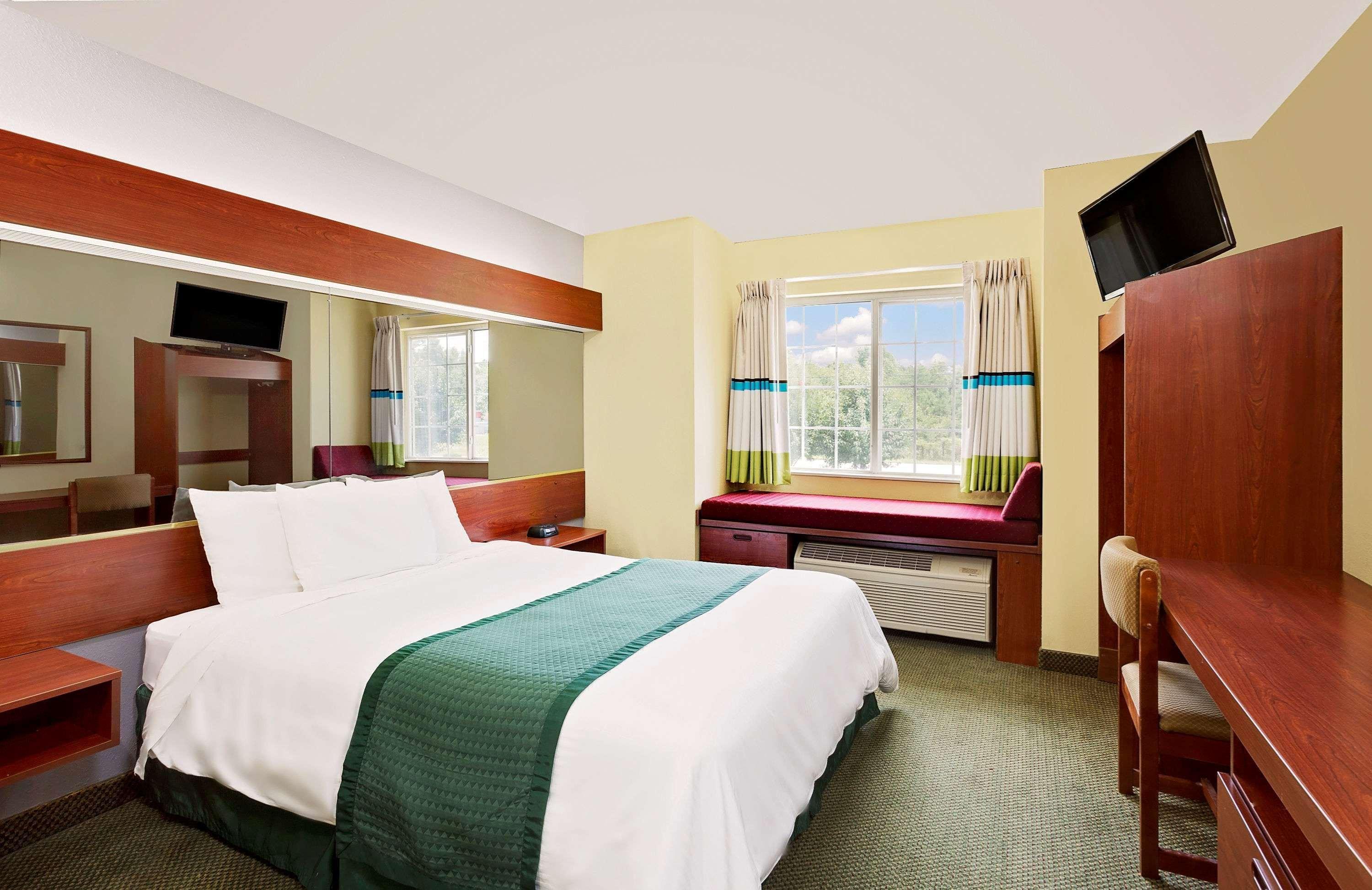 Microtel Inn & Suites By Wyndham Thomasville Bagian luar foto