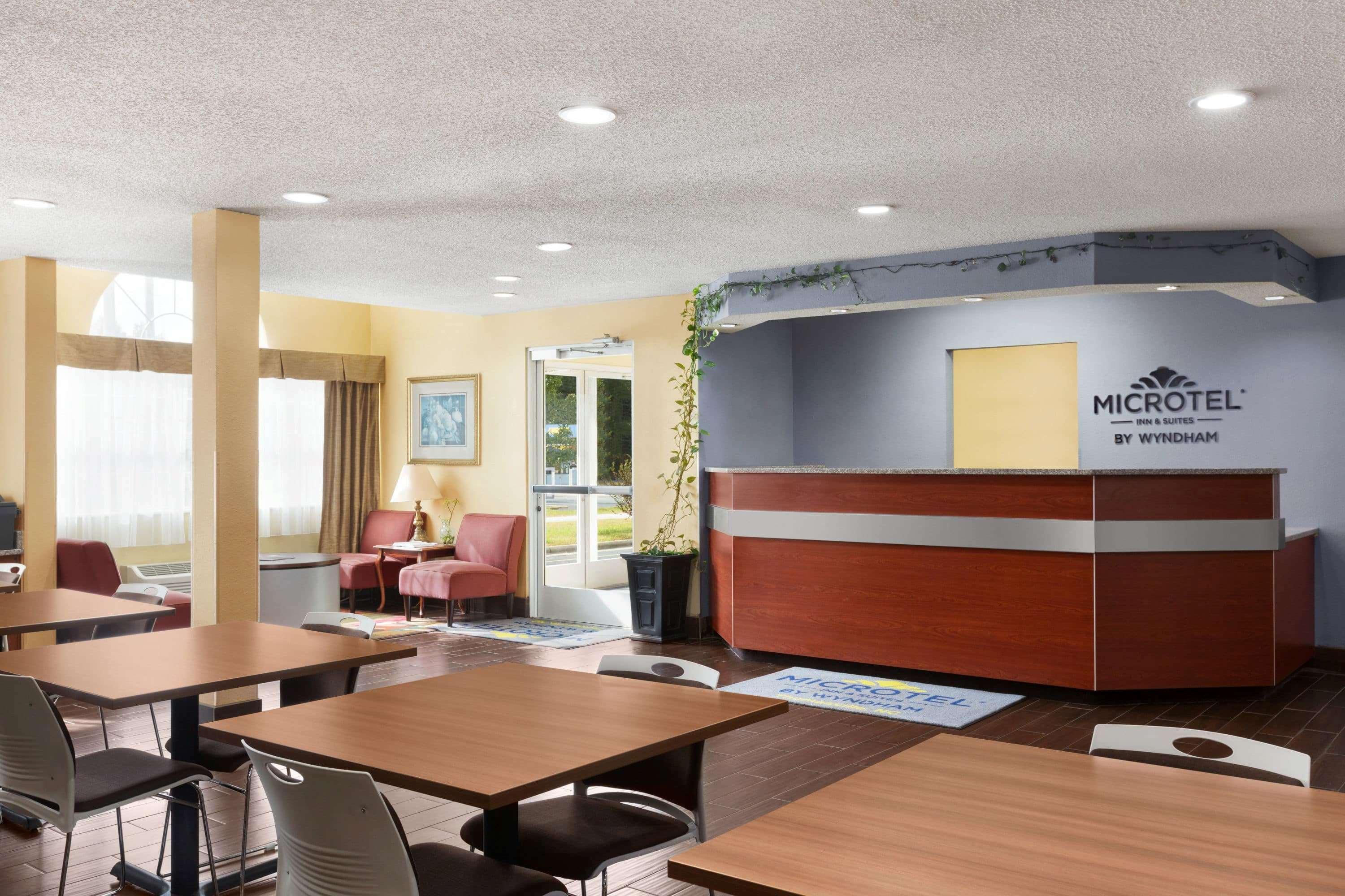 Microtel Inn & Suites By Wyndham Thomasville Bagian luar foto