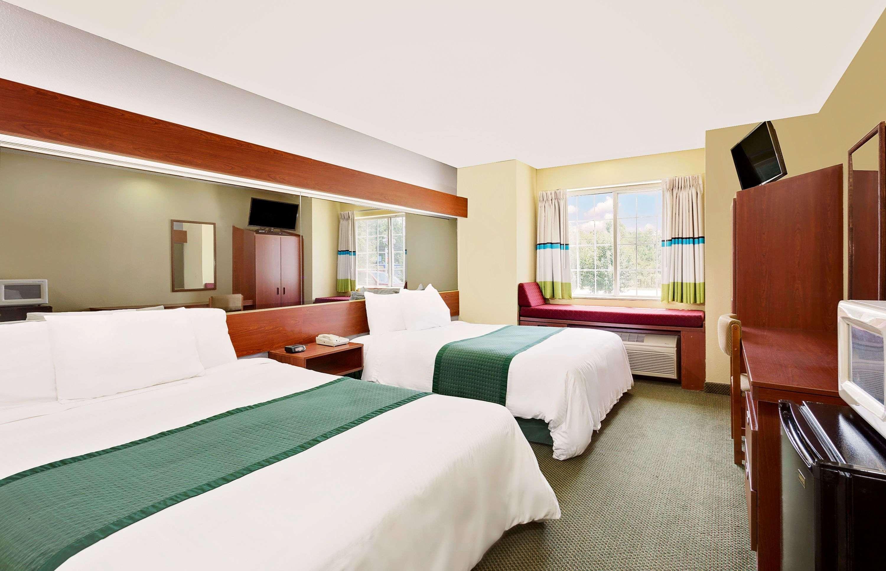 Microtel Inn & Suites By Wyndham Thomasville Bagian luar foto