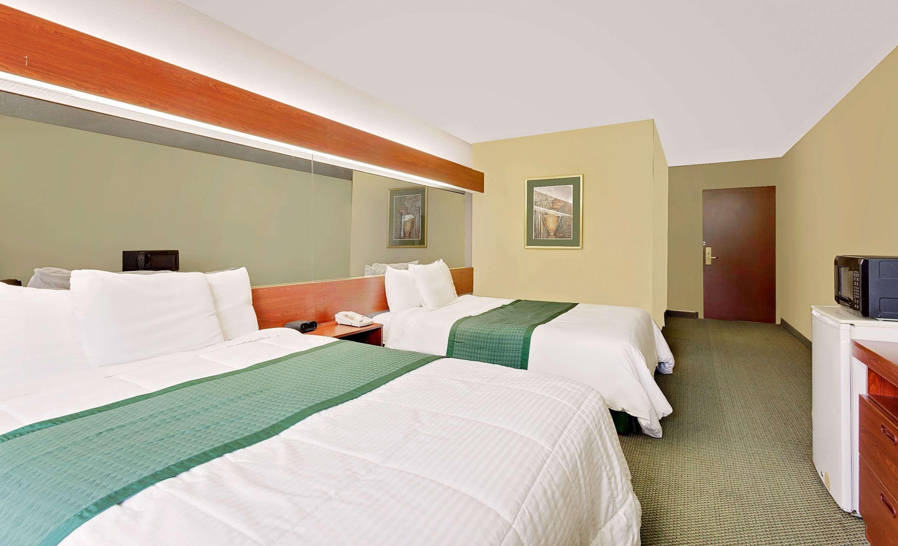 Microtel Inn & Suites By Wyndham Thomasville Bagian luar foto